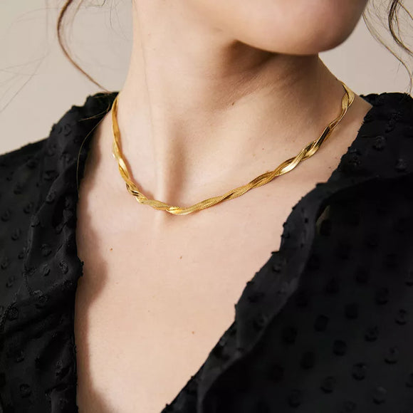 Saint & main - Three Layer Snake Gold Choker - Rose and Vine Florals
