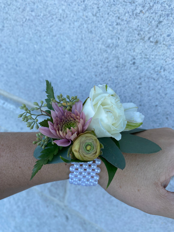 Grad Pearl Wrist Corsage