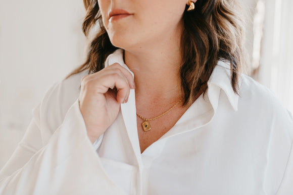 Saint & Main - Vintage Sun Charm Necklace - Rose and Vine Florals